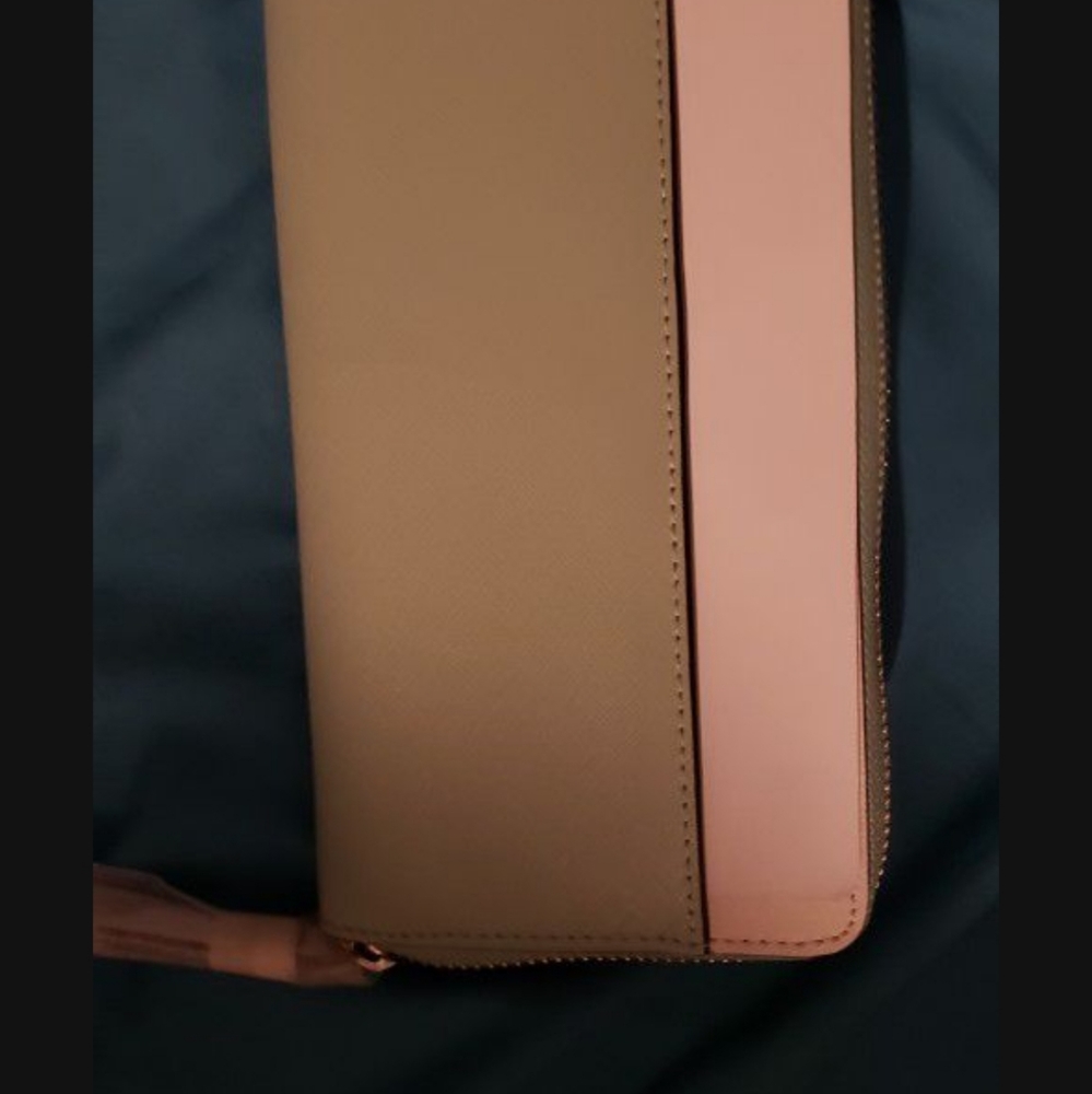 Purses and wallets - Picture 2 of 10